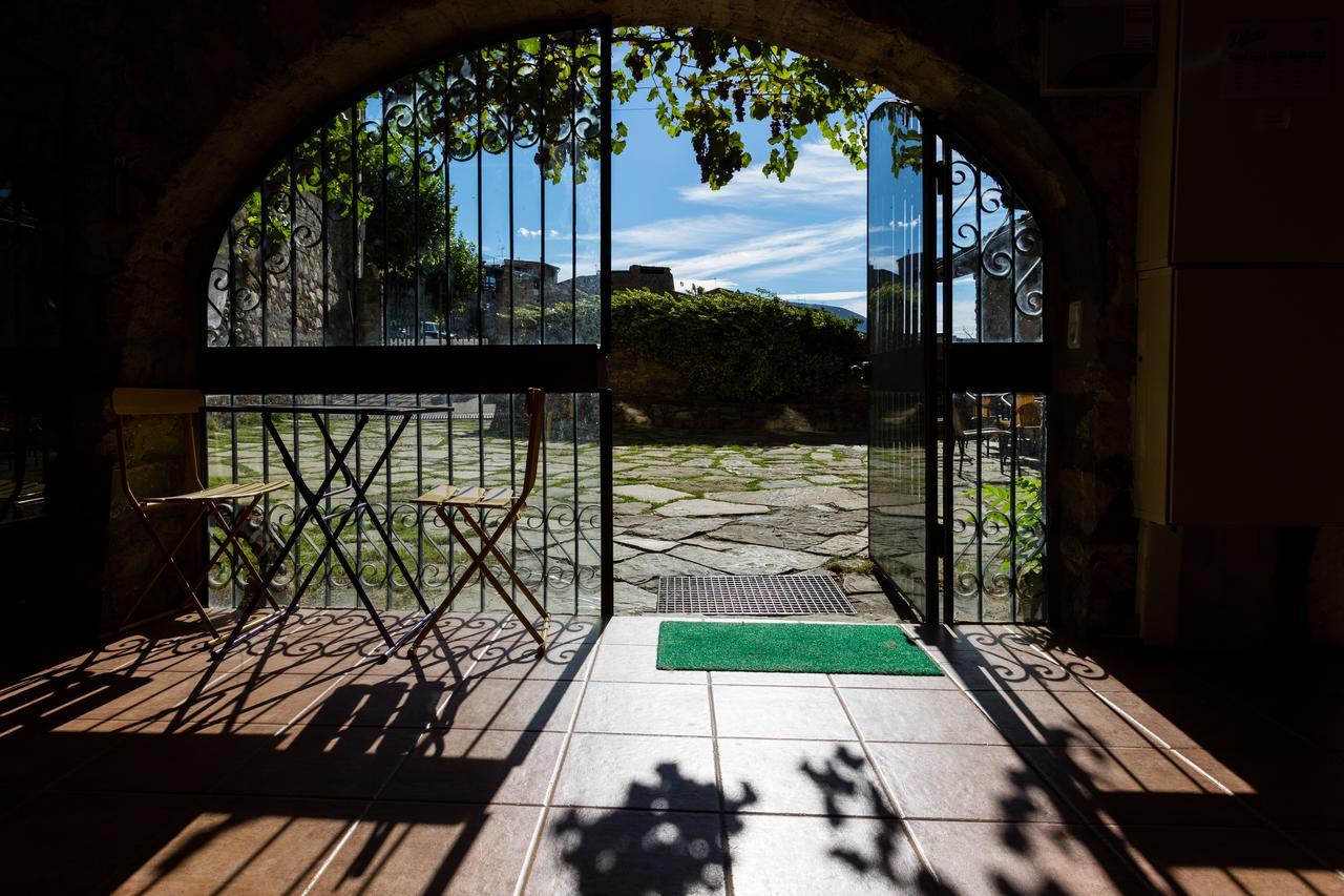 Alberg La Solana Salas de Pallas Exteriér fotografie